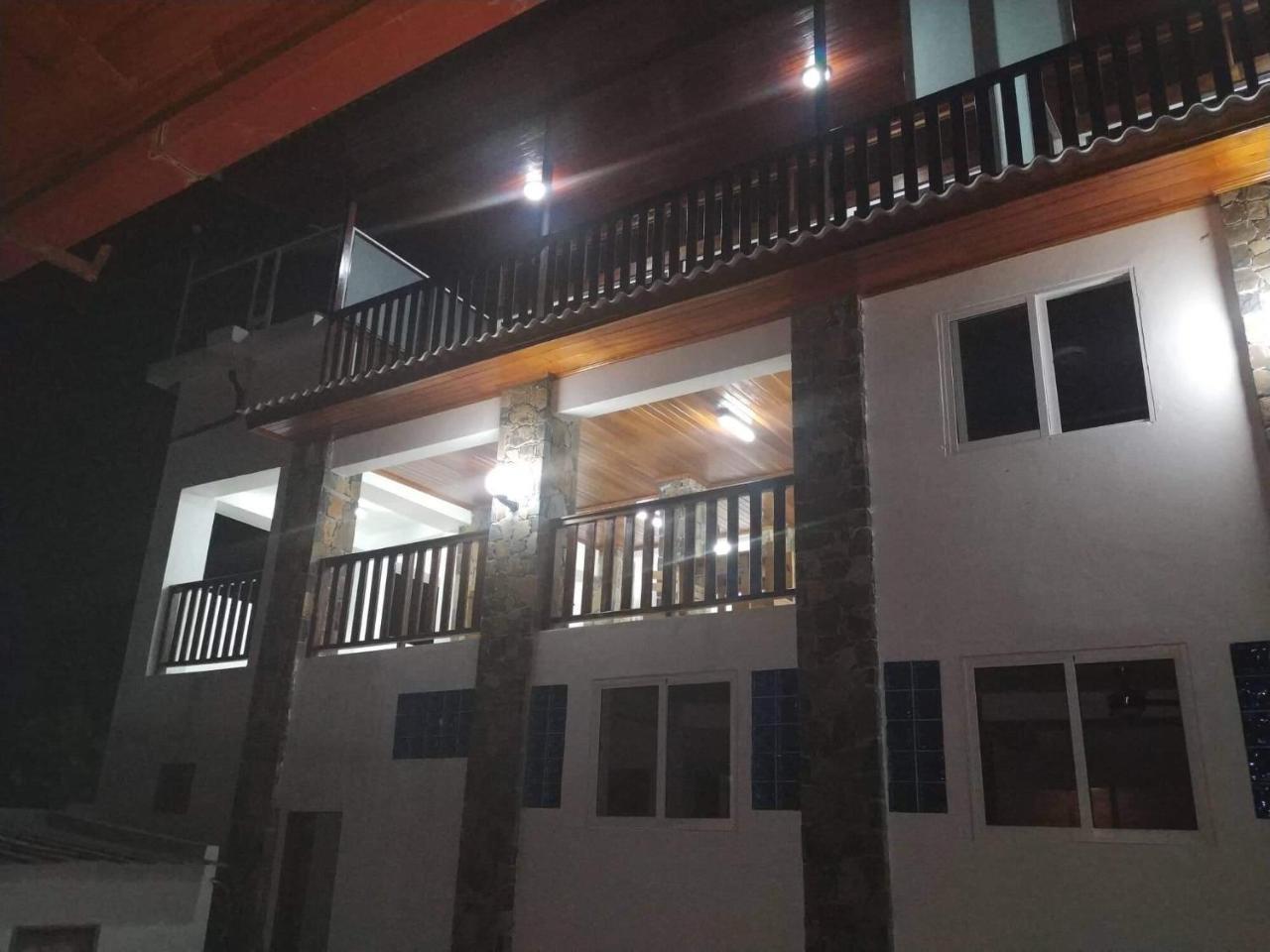 Domus Guesthouse Santana エクステリア 写真