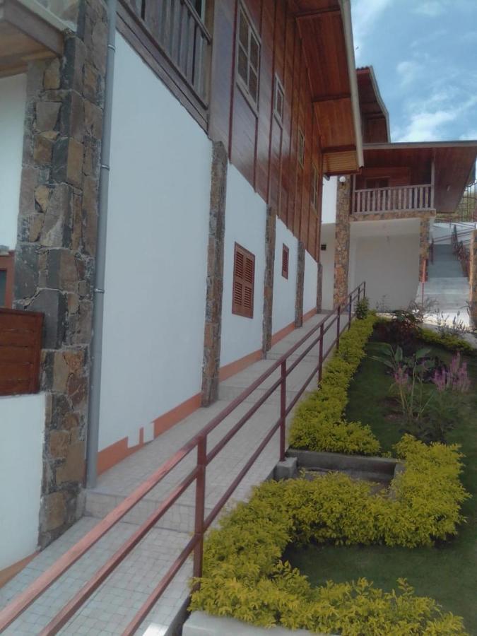 Domus Guesthouse Santana エクステリア 写真